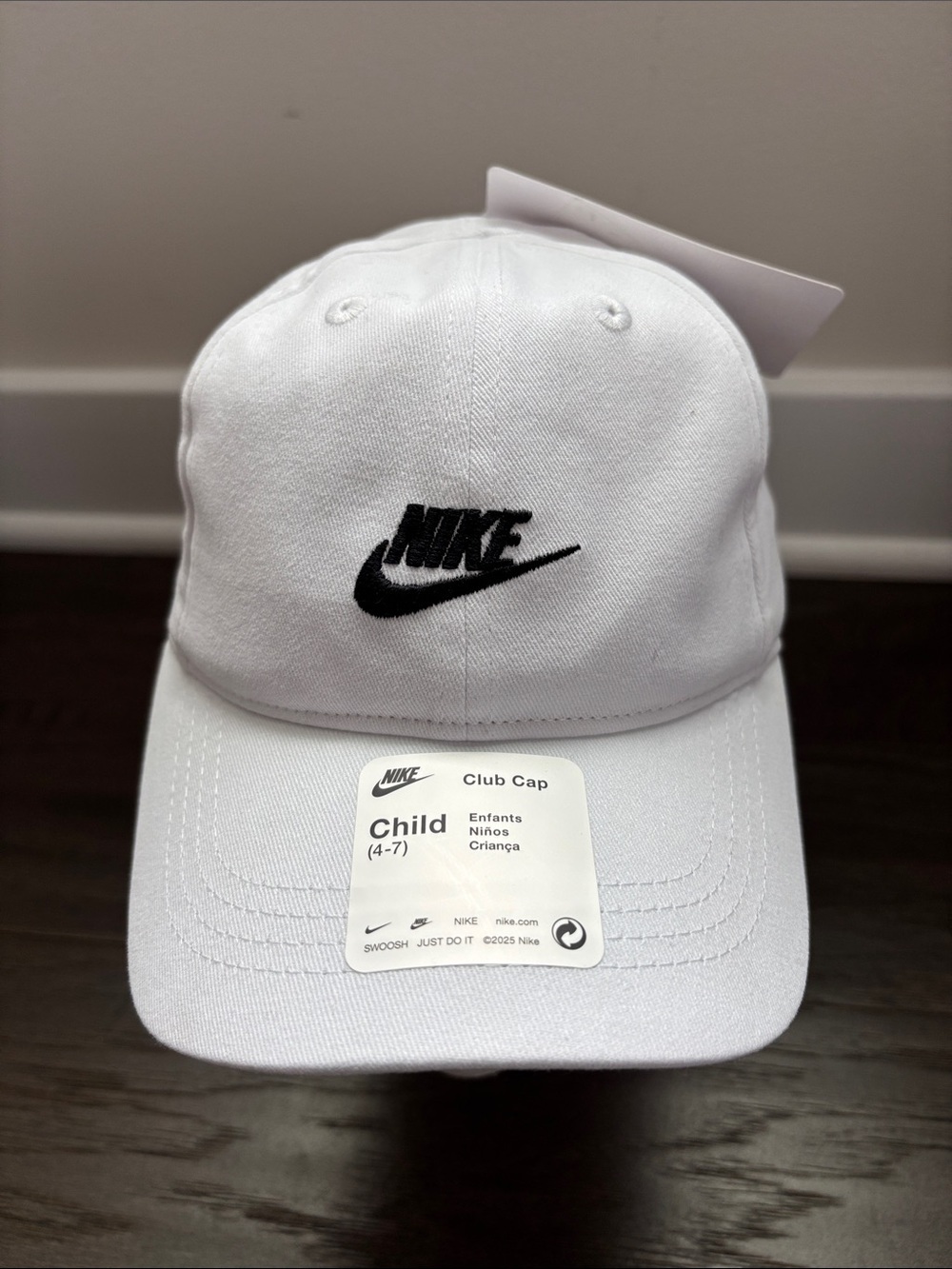 Nike Club Cap Swoosh embroidered logo,velcro back,6 vent panel, summer sun